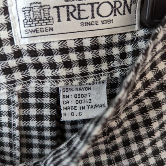 VINTAGE Tretorn Women's Plaid Mini Skirt, 8 - Picture 6 of 11